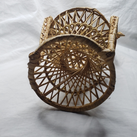 Two Vintage Wicker Rattan Peacock Chairs Tabletop Size 16" and 9" - Picture 5 of 9
